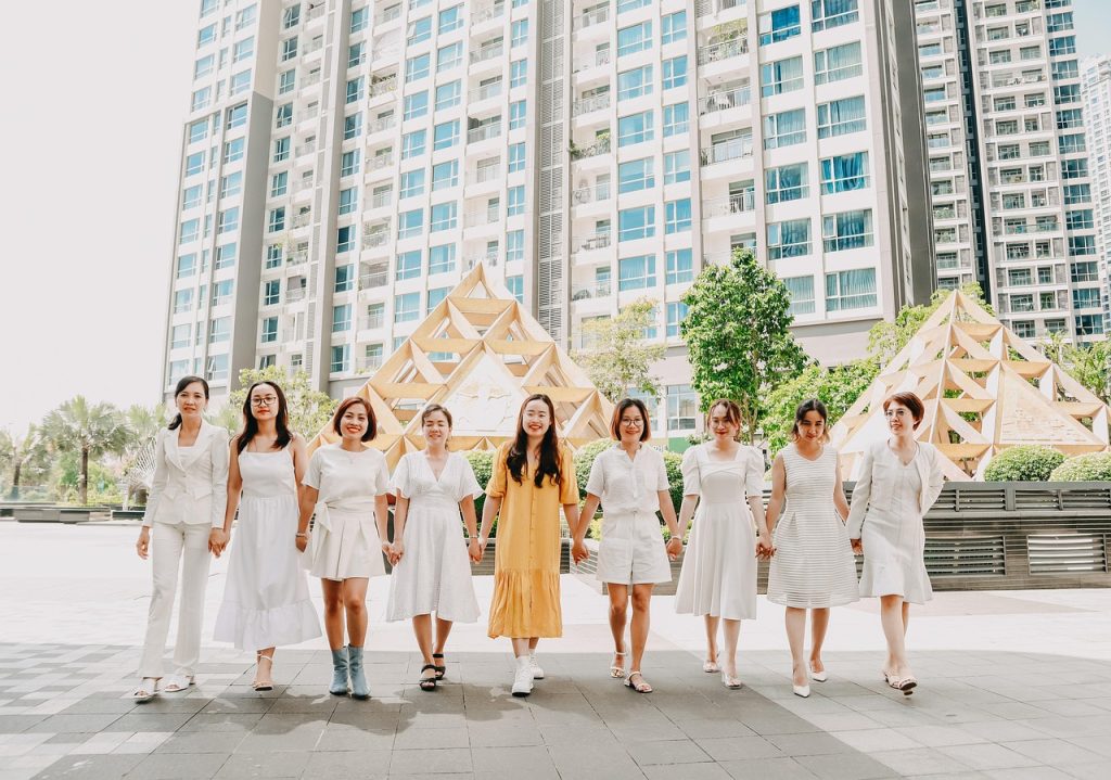 découvrez les clés du leadership moderne : conseils, compétences essentielles et bonnes pratiques pour inspirer et guider efficacement votre équipe vers le succès.