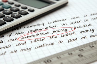 Quelle stratégie adopter face à un concurrent qui casse les prix ?